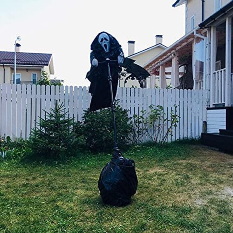 Garden Ghostface Scarecrow - Mike Armstrong